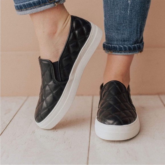 Black Platform Quilted Slip on sneakers - Picture 2 of 4